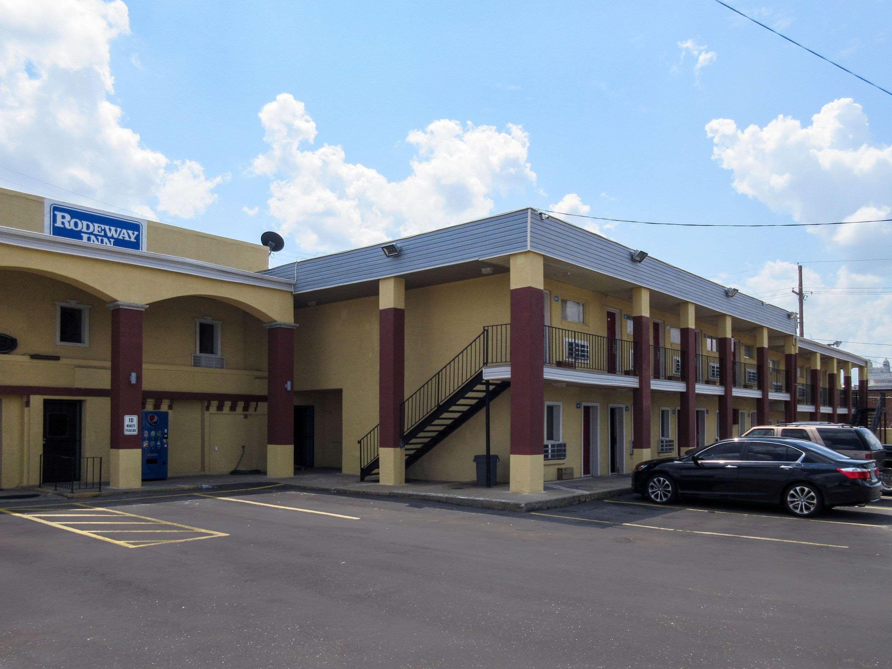 Rodeway Inn Kansas City Exterior photo