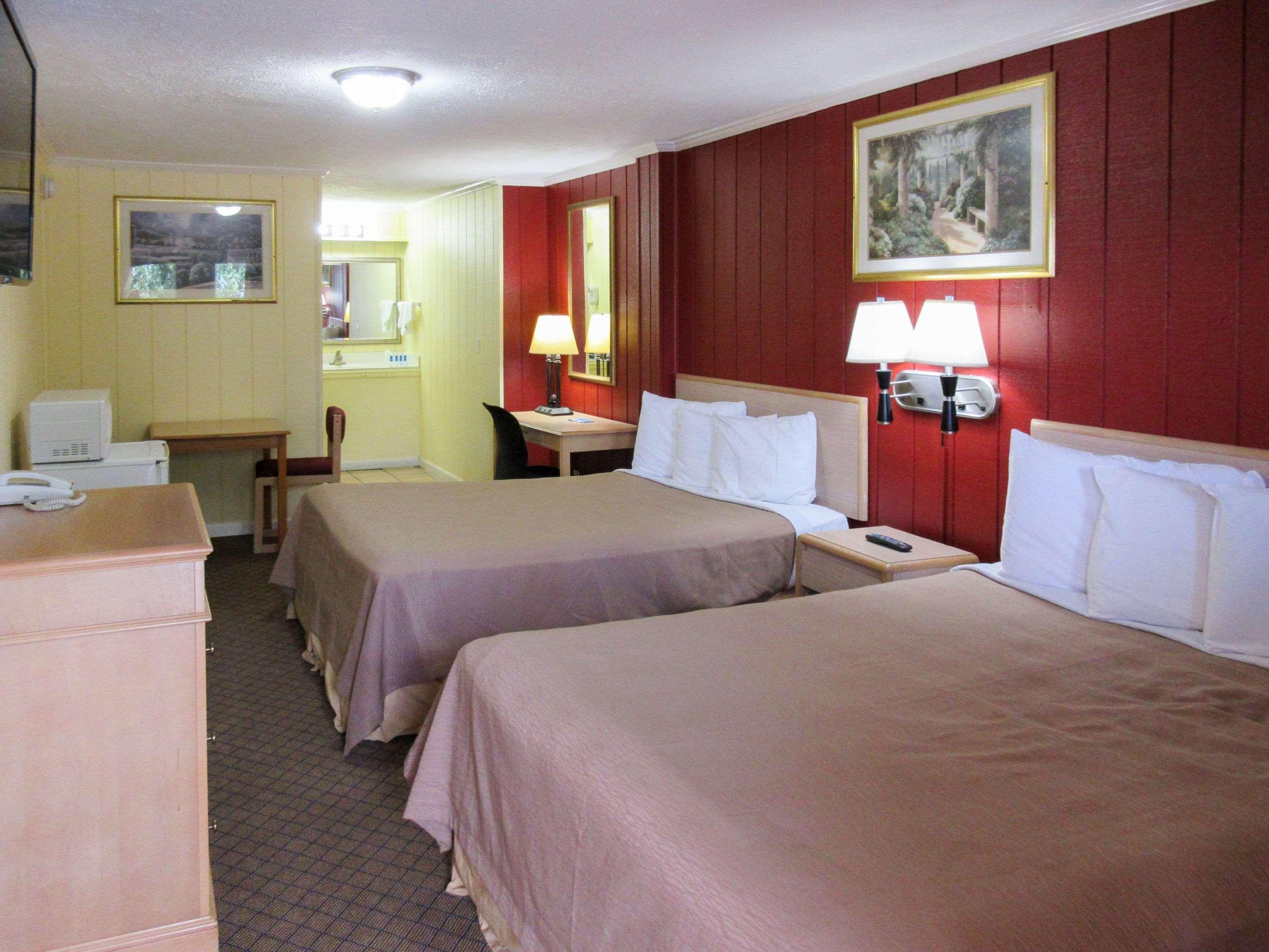 Rodeway Inn Kansas City Exterior photo