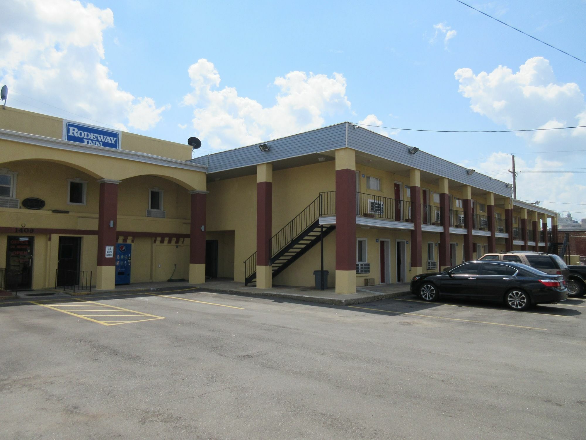 Rodeway Inn Kansas City Exterior photo